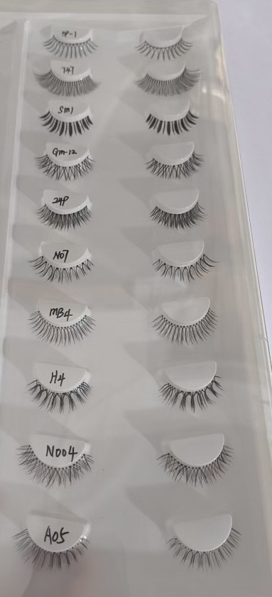 Original soft magnetic eyelash sample board with paired natural, wispy and volume styles